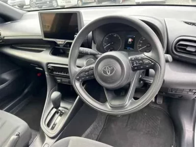 Toyota YARIS  с аукциона в Японии