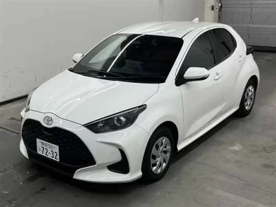 Toyota YARIS  с аукциона в Японии