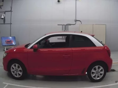 Audi A1  с аукциона в Японии