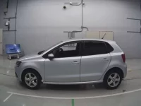 Volkswagen POLO лот № 38151 оценка 4  с аукциона в Японии 3