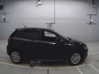 Volkswagen POLO лот № 38169 оценка 5  с аукциона в Японии 2