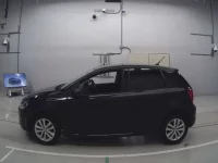 Volkswagen POLO лот № 38169 оценка 5  с аукциона в Японии 3