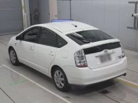 Toyota PRIUS лот № 10186 оценка 4  с аукциона в Японии 5