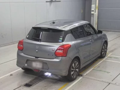 Suzuki SWIFT  с аукциона в Японии