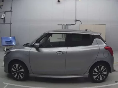 Suzuki SWIFT  с аукциона в Японии