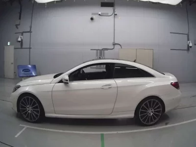 Mercedes-Benz E CLASS  с аукциона в Японии