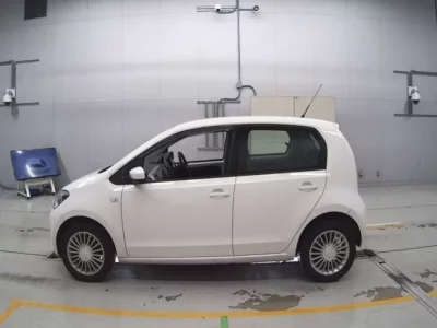 Volkswagen UP  с аукциона в Японии