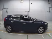 Volvo V40 лот № 38178 оценка 4.5  с аукциона в Японии 2
