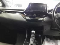 Toyota C-HR лот № 30001 оценка 4  с аукциона в Японии 9