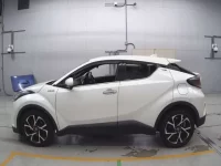 Toyota C-HR лот № 30001 оценка 4  с аукциона в Японии 3