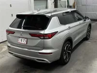 Mitsubishi OUTLANDER PHEV лот № 15050 оценка 4.5  с аукциона в Японии 4