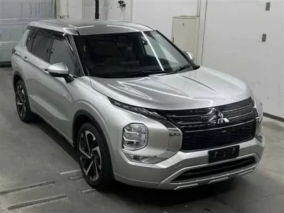 Mitsubishi OUTLANDER PHEV  с аукциона в Японии