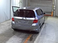 Honda FIT лот № 8176 оценка 3.5  с аукциона в Японии 4