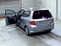 Honda FIT лот № 8176 оценка 3.5  с аукциона в Японии 1