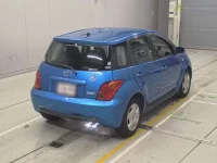 Toyota IST лот № 10219 оценка R  с аукциона в Японии 1