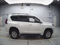 Toyota LAND CRUISER PRADO лот № 30013 оценка 4  с аукциона в Японии 2