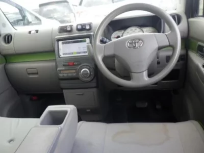 Toyota PIXIS SPACE  с аукциона в Японии
