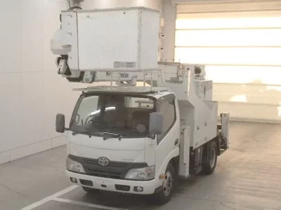 Toyota DYNA  с аукциона в Японии