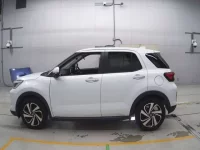 Toyota RAIZE лот № 30025 оценка 4  с аукциона в Японии 3