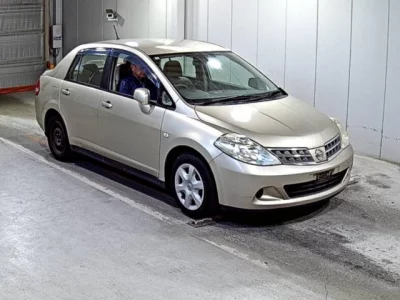 Nissan TIIDA LATIO