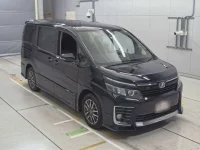 Toyota VOXY лот № 30034 оценка 4  с аукциона в Японии 4