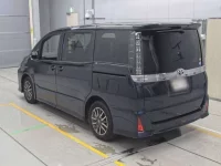 Toyota VOXY лот № 30034 оценка 4  с аукциона в Японии 5
