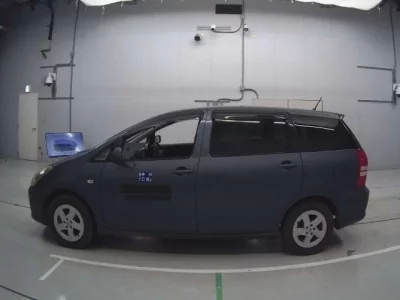 Toyota WISH  с аукциона в Японии
