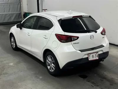 Mazda DEMIO  с аукциона в Японии