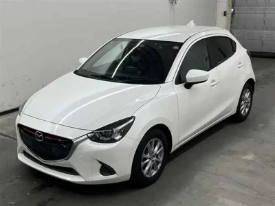 Mazda DEMIO  с аукциона в Японии