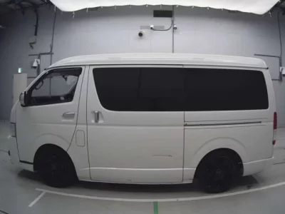 Toyota HIACE VAN  с аукциона в Японии