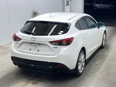 Mazda AXELA  с аукциона в Японии