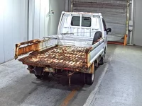 Mazda BONGO лот № 8241 оценка R  с аукциона в Японии 4