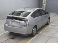Toyota PRIUS лот № 30042 оценка RA  с аукциона в Японии 1