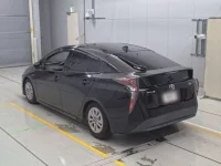 Toyota PRIUS лот № 30049 оценка 4  с аукциона в Японии 5