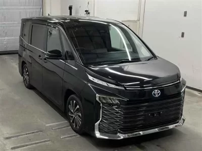 Toyota VOXY  с аукциона в Японии