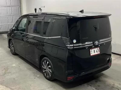 Toyota VOXY  с аукциона в Японии