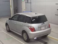 Toyota IST лот № 10262 оценка 4  с аукциона в Японии 5