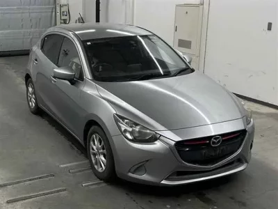 Mazda DEMIO  с аукциона в Японии