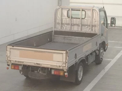 Toyota DYNA  с аукциона в Японии