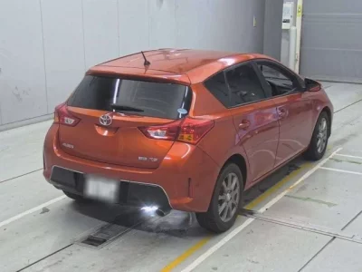 Toyota AURIS  с аукциона в Японии