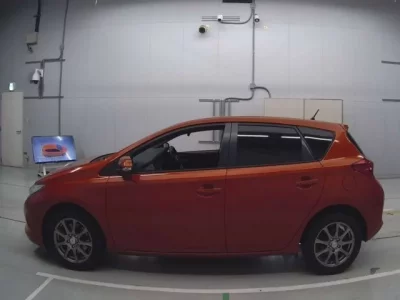 Toyota AURIS  с аукциона в Японии