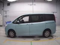 Toyota NOAH лот № 30065 оценка 3.5  с аукциона в Японии 3