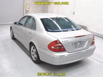 Mercedes-Benz E CLASS  с аукциона в Японии