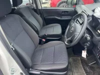 Toyota VOXY лот № 20224 оценка 4  с аукциона в Японии 6