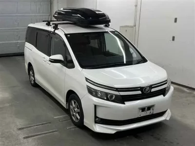 Toyota VOXY  с аукциона в Японии