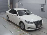 Toyota CROWN лот № 30067 оценка RA  с аукциона в Японии 4