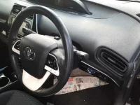 Toyota PRIUS лот № 30070 оценка 4  с аукциона в Японии 3