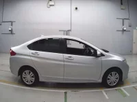 Honda GRACE лот № 90132 оценка 4.5  с аукциона в Японии 2