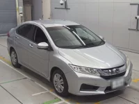 Honda GRACE лот № 90132 оценка 4.5  с аукциона в Японии 4
