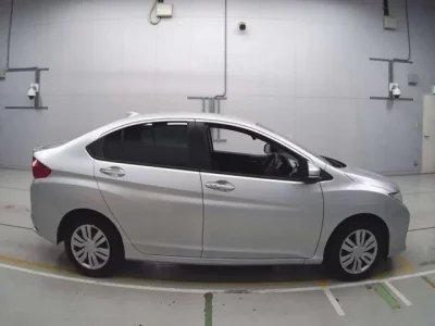 Honda GRACE  с аукциона в Японии